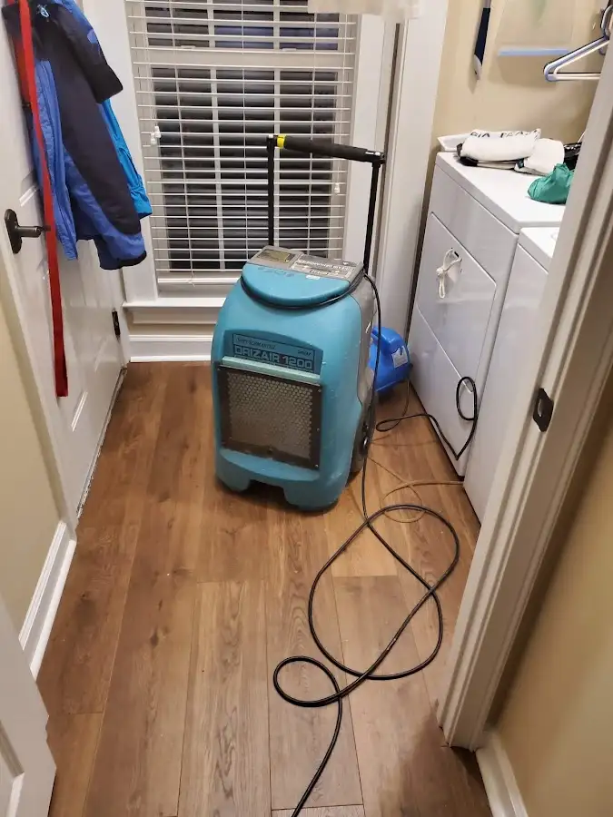 Commercial dehumidifier deployed for Crawl Space Restoration in Ferguson